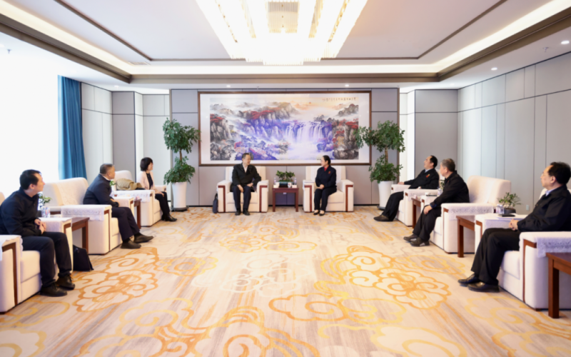中共天津市委統(tǒng)戰(zhàn)部副部長(zhǎng)、市工商聯(lián)黨組書記郝樹民一行到榮程集團(tuán)慰問調(diào)研