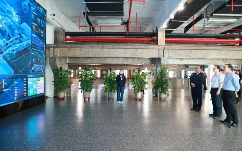 天津市政協(xié)黨組成員趙海山、副主席李劍萍一行到榮程集團(tuán)參觀調(diào)研