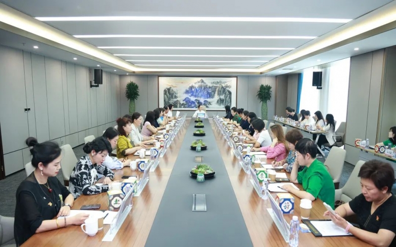 喜迎七一 向黨獻(xiàn)禮 - 張榮華主席與淄博市女企業(yè)家商會(huì)一行座談交流，凝聚她力量，展現(xiàn)她擔(dān)當(dāng)！