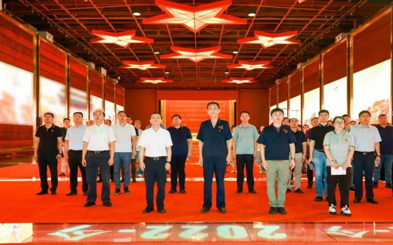 天津中德應(yīng)用技術(shù)大學(xué)黨委副書記、校長王海龍一行到榮程集團參觀交流