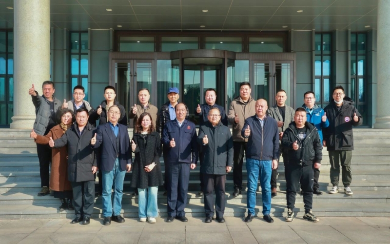 天津市鋼鐵工業(yè)協(xié)會秘書長、天津市冶金商會副會長楊勇一行到榮程集團座談交流